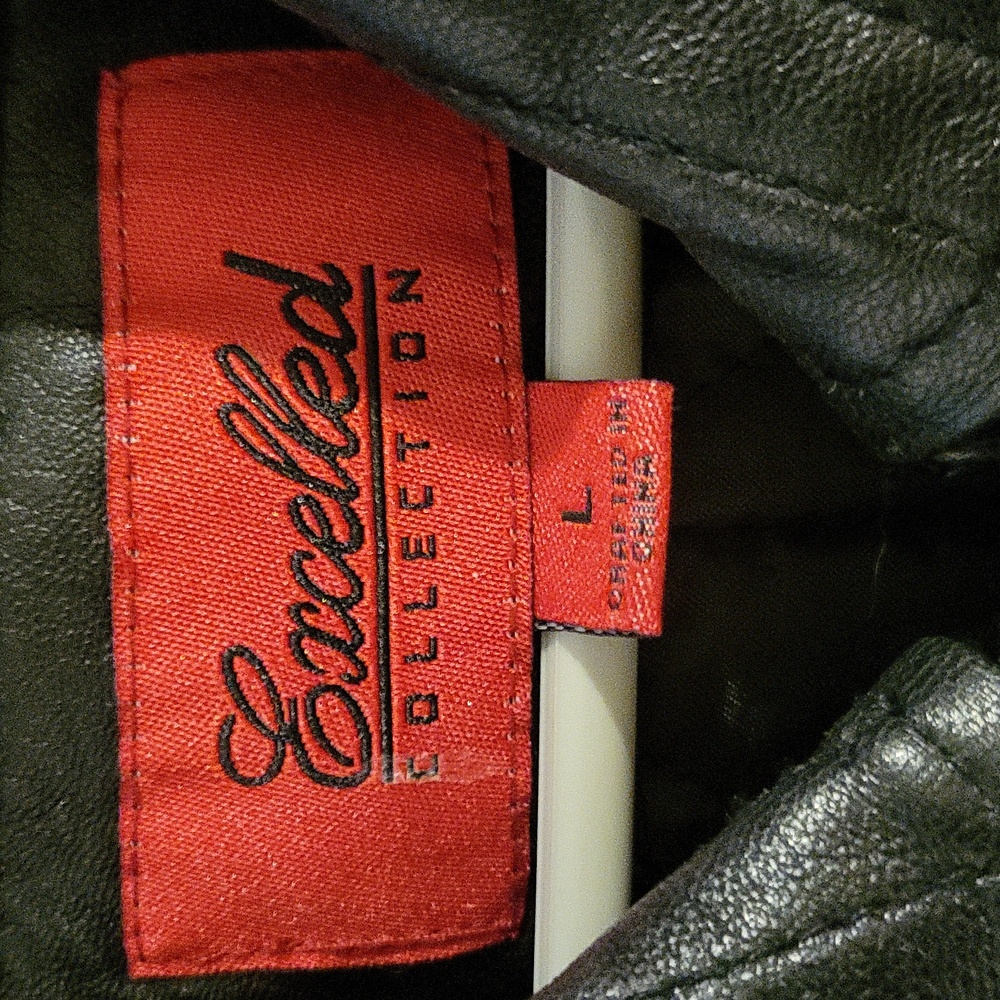 Trendy Women's Black Leather Jacket🖤 100% GENUINE LEATHER - Picture 2 of 4